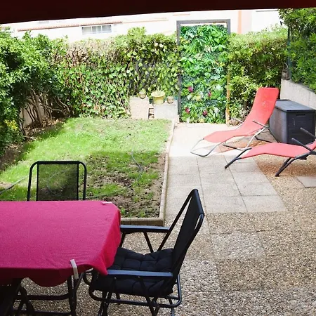 Apartament A 150 M De La Plage, T2 Climatise En Rdj, Parking Prive