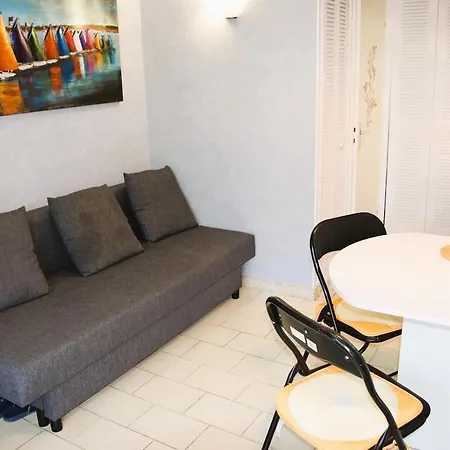Apartament A 150 M De La Plage, T2 Climatise En Rdj, Parking Prive